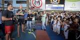 Astros do UFC 190 se encaram no Complexo do Alemo e participam de aula com o projeto social Faixa Preta de Jesus 