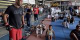 Astros do UFC 190 se encaram no Complexo do Alemo e participam de aula com o projeto social Faixa Preta de Jesus 