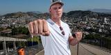 Astros do UFC 190 se encaram no Complexo do Alemo e participam de aula com o projeto social Faixa Preta de Jesus - Stefan Struve