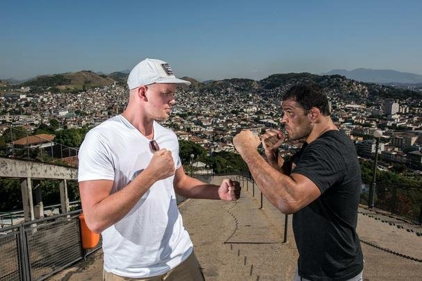 Astros do UFC 190 se encaram no Complexo do Alemo e participam de aula com o projeto social Faixa Preta de Jesus - Stefan Struve e Rodrigo Minotauro