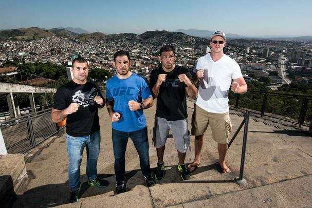 Astros do UFC 190 se encaram no Complexo do Alemo e participam de aula com o projeto social Faixa Preta de Jesus  - Maurcio Shogun, Rogrio Minotouro, Rodrigo Minotauro e Stefan Struve