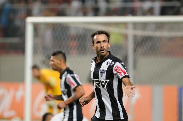 Atltico e Santos fizeram um jogo de muitos gols no Estdio Independncia