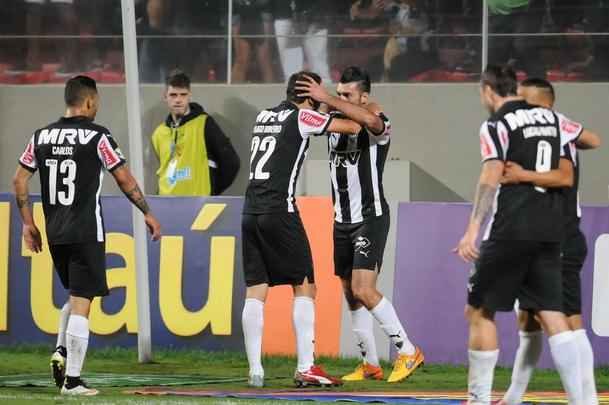 Atltico e Santos fizeram um jogo de muitos gols no Independncia