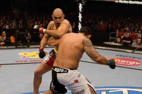 A segunda vitria consecutiva tambm foi por nocaute. A vtima de Werdum foi Brandon Vera, derrotado no primeiro round