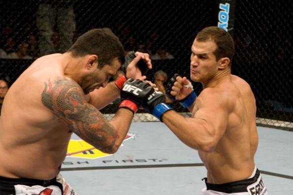 A ltima luta da primeira fase de Werdum no UFC foi contra Junior Cigano. O gacho foi nocauteado rapidamente e deixou o Ultimate rumo ao Strikeforce