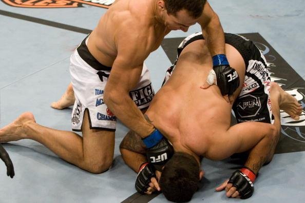 A ltima luta da primeira fase de Werdum no UFC foi contra Junior Cigano. O gacho foi nocauteado rapidamente e deixou o Ultimate rumo ao Strikeforce