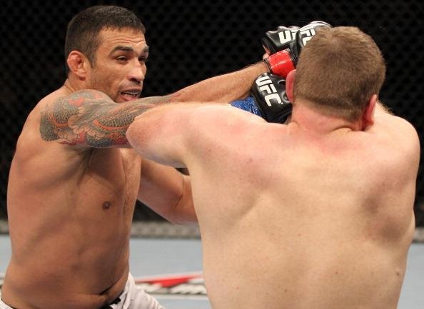 A segunda vitria seguida aconteceu contra Mike Russow, no Mineirinho, em Belo Horizonte. Werdum nocauteou o norte-americano rapidamente no primeiro round