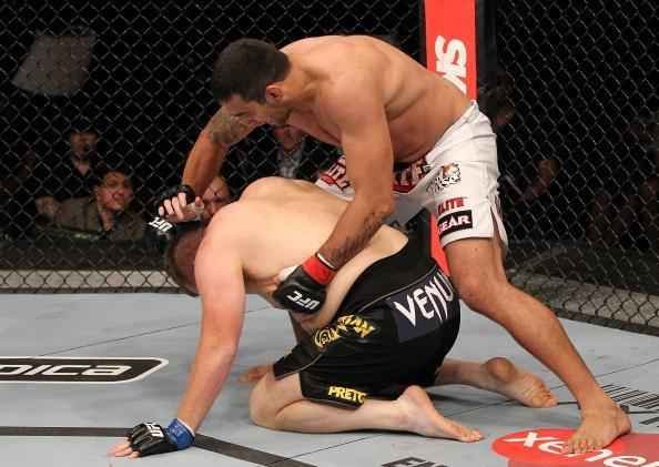 A segunda vitria seguida aconteceu contra Mike Russow, no Mineirinho, em Belo Horizonte. Werdum nocauteou o norte-americano rapidamente no primeiro round