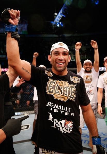 A terceira vitria seguida foi contra Rodrigo Minotauro Nogueira, em Fortaleza. Werdum finalizou a lenda brasileira no segundo round
