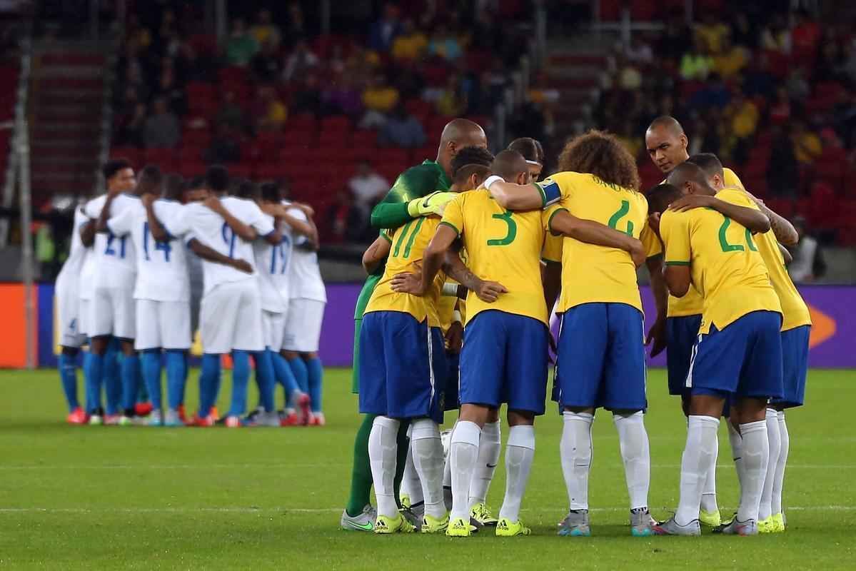 Fotos da vitria magra do Brasil sobre Honduras, por 1 a 0, com gol de Roberto Firmino