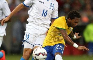Fotos da vitria magra do Brasil sobre Honduras, por 1 a 0, com gol de Roberto Firmino