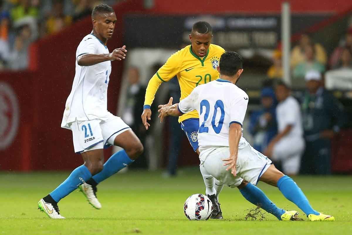 Fotos da vitria magra do Brasil sobre Honduras, por 1 a 0, com gol de Roberto Firmino
