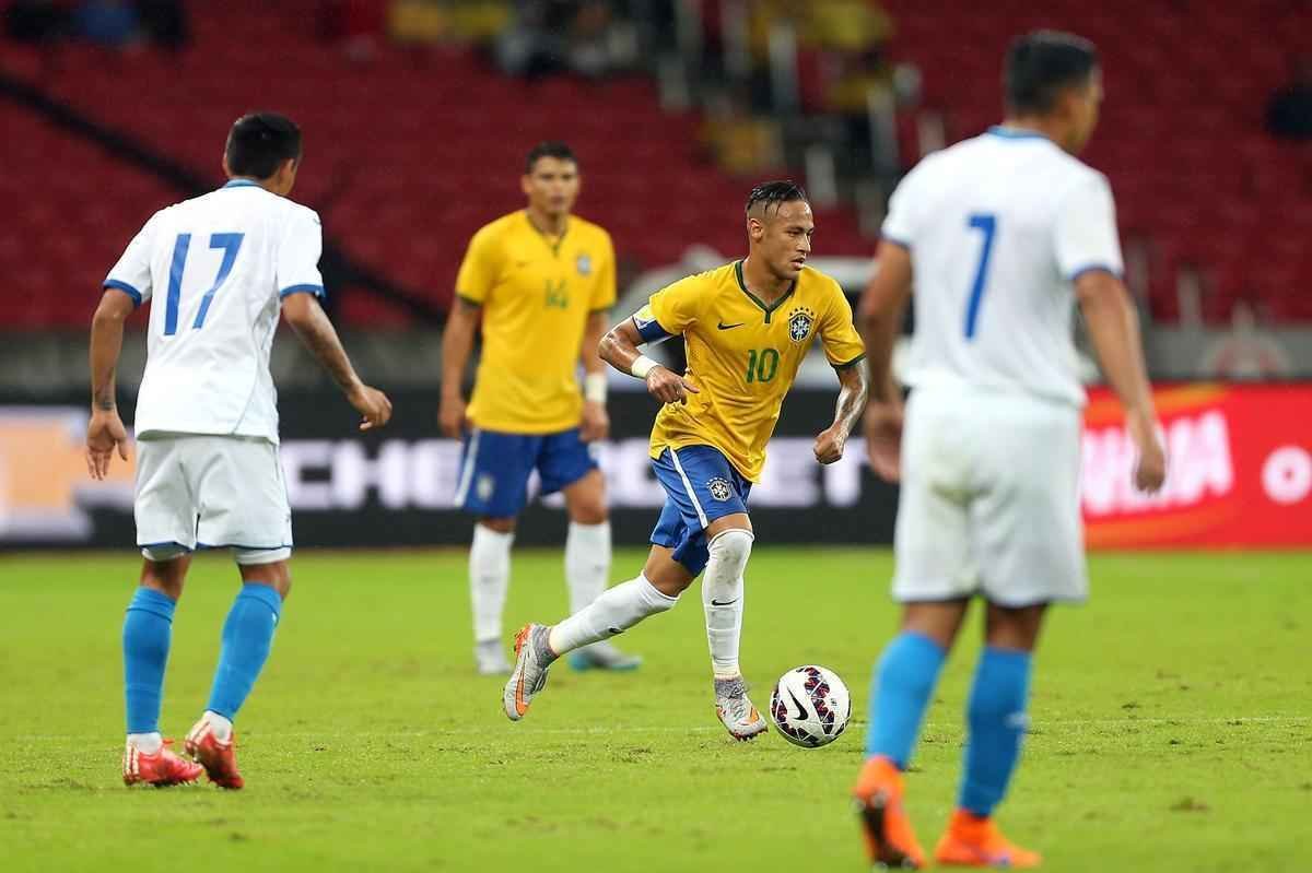 Fotos da vitria magra do Brasil sobre Honduras, por 1 a 0, com gol de Roberto Firmino