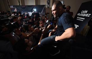 Imagens do Media Day e das encaradas do UFC 188 - Cain Velasquez