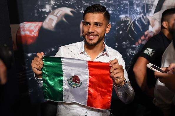 Imagens do Media Day e das encaradas do UFC 188 - Yair Rodriguez