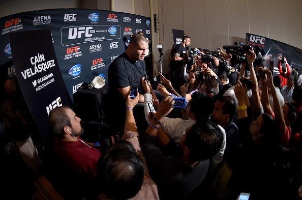 Imagens do Media Day e das encaradas do UFC 188 - Cain Velasquez