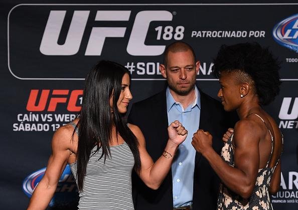 Imagens do Media Day e das encaradas do UFC 188 - Tecia Torres e Angela Hill