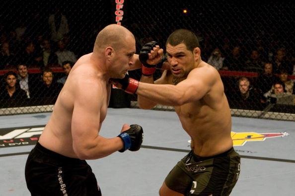 Em sua terceira luta como profissional, em abril de 2008, Cain Velasquez estreou no UFC. Em Montreal, ele precisou de apenas dois minutos para nocautear o australiano Brad Morris