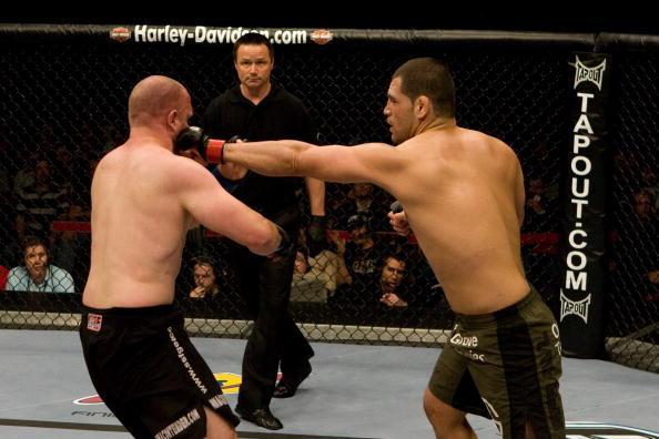 Em sua terceira luta como profissional, em abril de 2008, Cain Velasquez estreou no UFC. Em Montreal, ele precisou de apenas dois minutos para nocautear o australiano Brad Morris