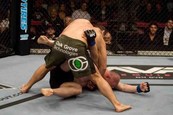 Em sua terceira luta como profissional, em abril de 2008, Cain Velasquez estreou no UFC. Em Montreal, ele precisou de apenas dois minutos para nocautear o australiano Brad Morris