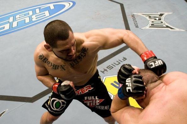 Trs lutas, trs nocautes. A vtima da vez foi Denis Stojnic, derrotado no segundo round por Velasquez