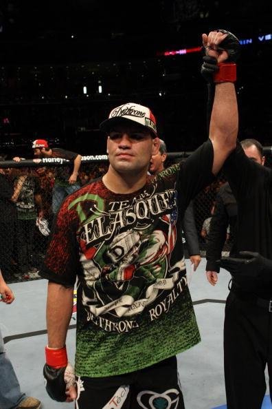 Velasquez voltou a nocautear quando enfrentou Ben Rothwell, que acabou derrotado no primeiro minuto do segundo round