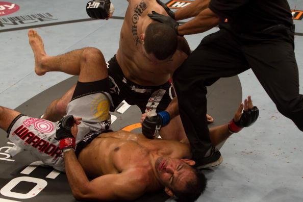 A nova vtima de Velasquez foi a lenda brasileira Rodrigo Minotauro Nogueira. Aps o nocaute no primeiro round, Cain ganhou a chance de disputar o cinturo dos pesados