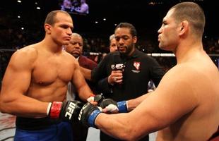 Veio a to sonhada revanche com Junior Cigano. O brasileiro foi massacrado por Velasquez durante cinco rounds e acabou perdendo o cinturo dos pesados