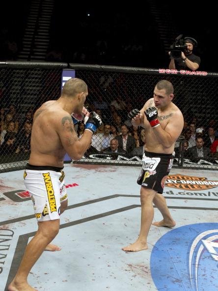 Antnio Pezo voltou ao caminho de Cain Velasquez. Mas novamente ele no deu nem pro gasto e foi nocauteado rapidamente em Las Vegas