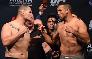 Imagens da pesagem do UFC 188 - Campees Cain Velasquez e Fabricio Werdum