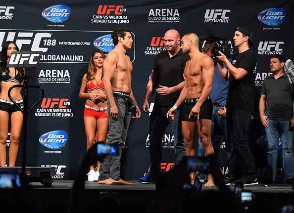 Imagens da pesagem do UFC 188 - Encarada entre Gilbert Melendez e Eddie Alvarez