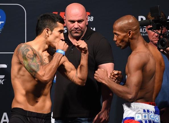 Imagens da pesagem do UFC 188 - Alejandro Perez e Patrick Williams 