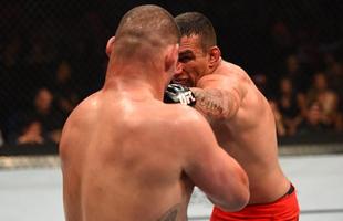 Fotos da vitria arrasadora de Fabrcio Werdum sobre Cain Velasquez