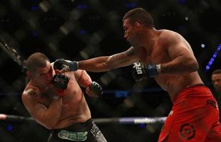 Fotos da vitria arrasadora de Fabrcio Werdum sobre Cain Velasquez