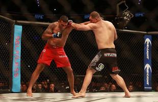 Fotos da vitria arrasadora de Fabrcio Werdum sobre Cain Velasquez