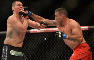 Fotos da vitria arrasadora de Fabrcio Werdum sobre Cain Velasquez