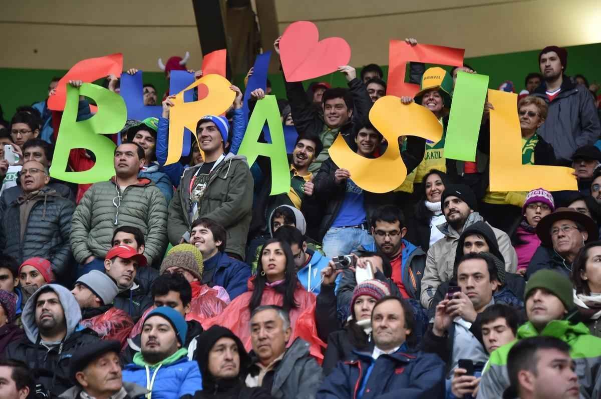 Torcedores do Peru e Brasil fizeram bonita festa no Chile para a estreia das selees na Copa Amrica