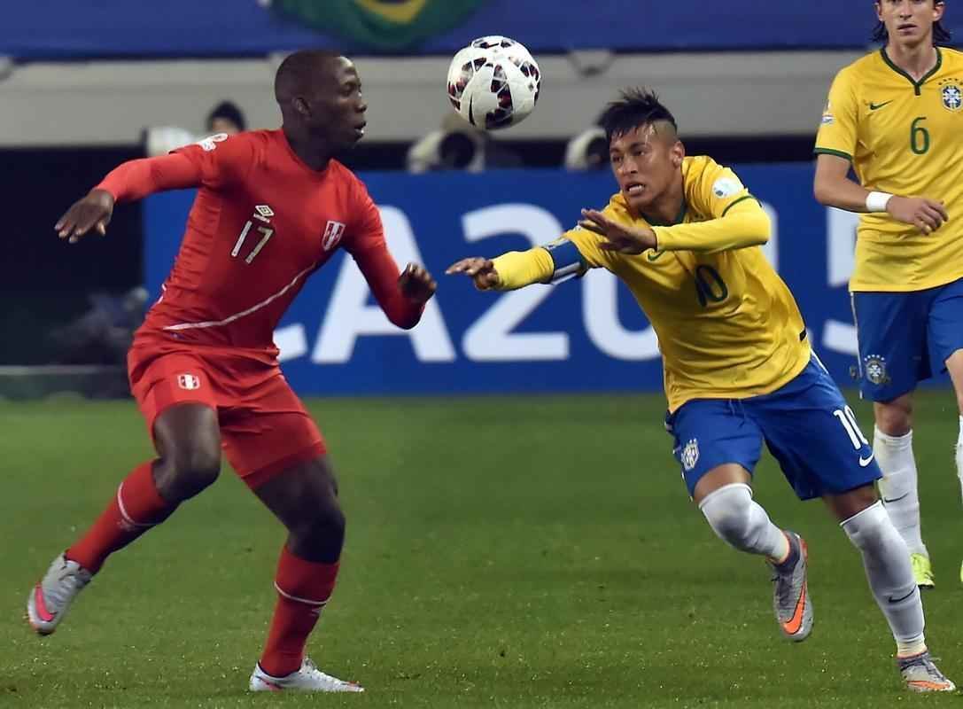 Brasil levou um susto logo no início da partida, conseguiu o empate em seguida, e alcançou a virada nos acréscimos do segundo tempo