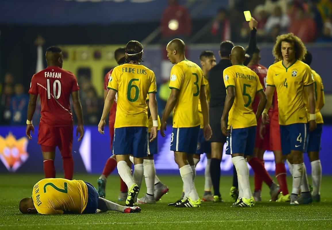 Brasil levou um susto logo no início da partida, conseguiu o empate em seguida, e alcançou a virada nos acréscimos do segundo tempo
