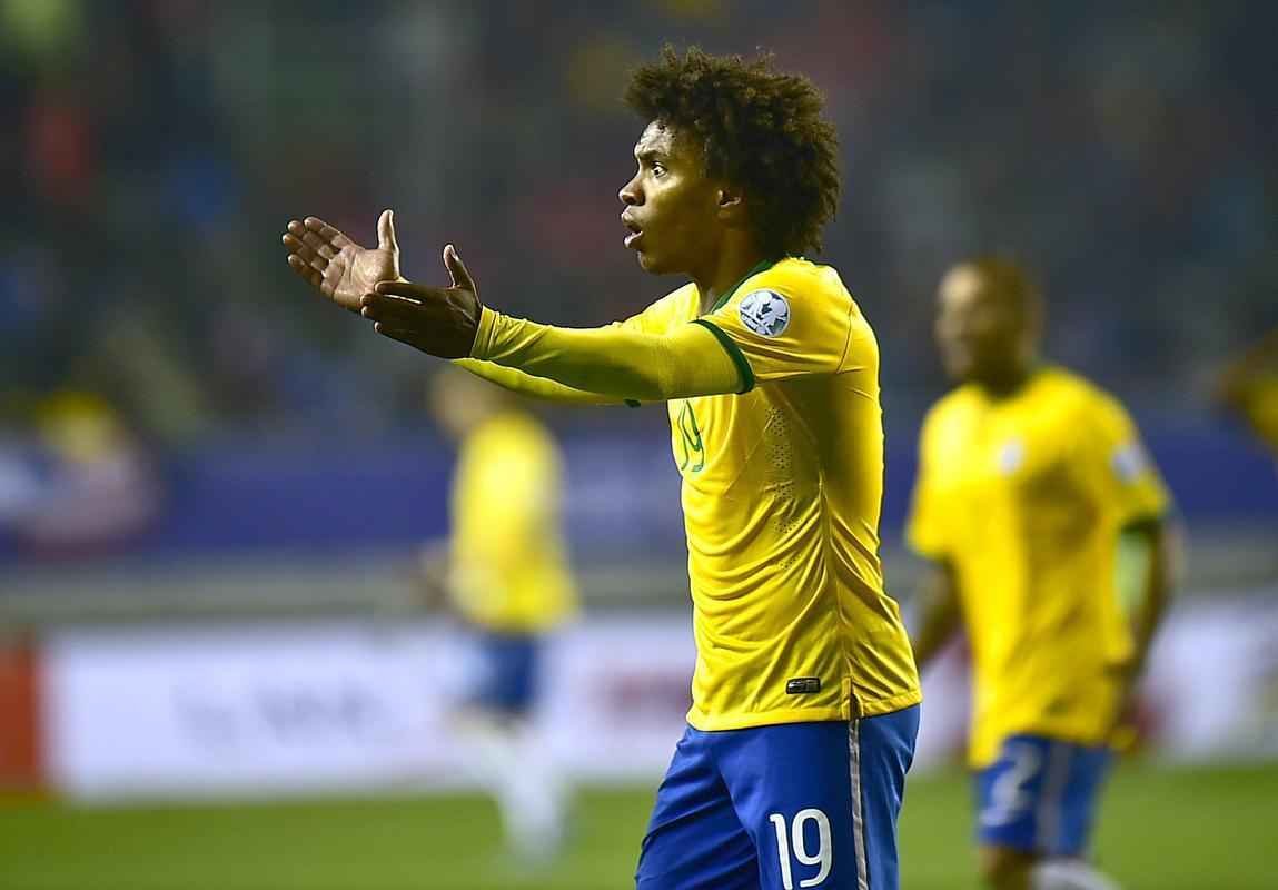Brasil levou um susto logo no início da partida, conseguiu o empate em seguida, e alcançou a virada nos acréscimos do segundo tempo