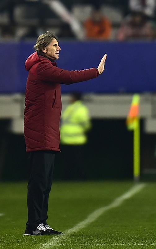 Brasil levou um susto logo no início da partida, conseguiu o empate em seguida, e alcançou a virada nos acréscimos do segundo tempo