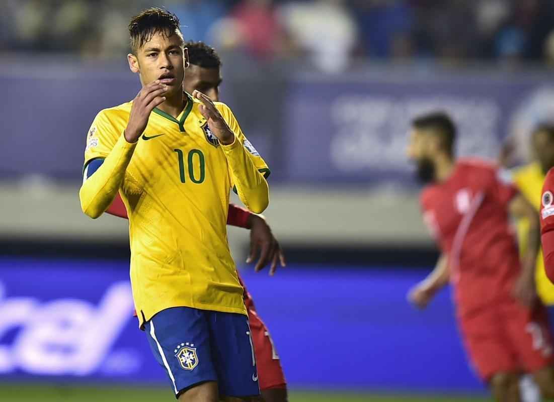 Brasil levou um susto logo no início da partida, conseguiu o empate em seguida, e alcançou a virada nos acréscimos do segundo tempo
