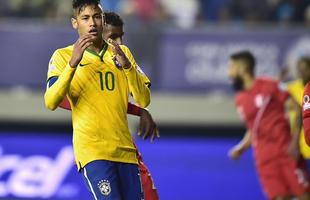 Brasil levou um susto logo no incio da partida, conseguiu o empate em seguida, e alcanou a virada nos acrscimos do segundo tempo