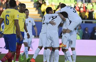 Fotos da vitria da Bolvia sobre o Equador por 3 a 2, em jogo vlido pelo Grupo A da Copa Amrica