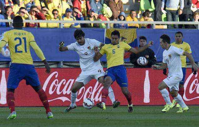 Fotos da vitria da Bolvia sobre o Equador por 3 a 2, em jogo vlido pelo Grupo A da Copa Amrica