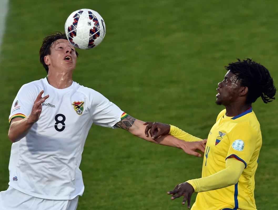 Fotos da vitria da Bolvia sobre o Equador por 3 a 2, em jogo vlido pelo Grupo A da Copa Amrica