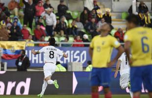 Fotos da vitria da Bolvia sobre o Equador por 3 a 2, em jogo vlido pelo Grupo A da Copa Amrica