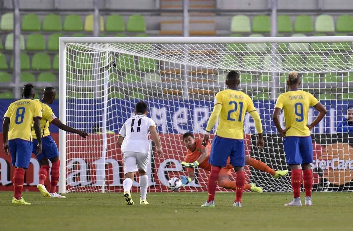 Fotos da vitria da Bolvia sobre o Equador por 3 a 2, em jogo vlido pelo Grupo A da Copa Amrica