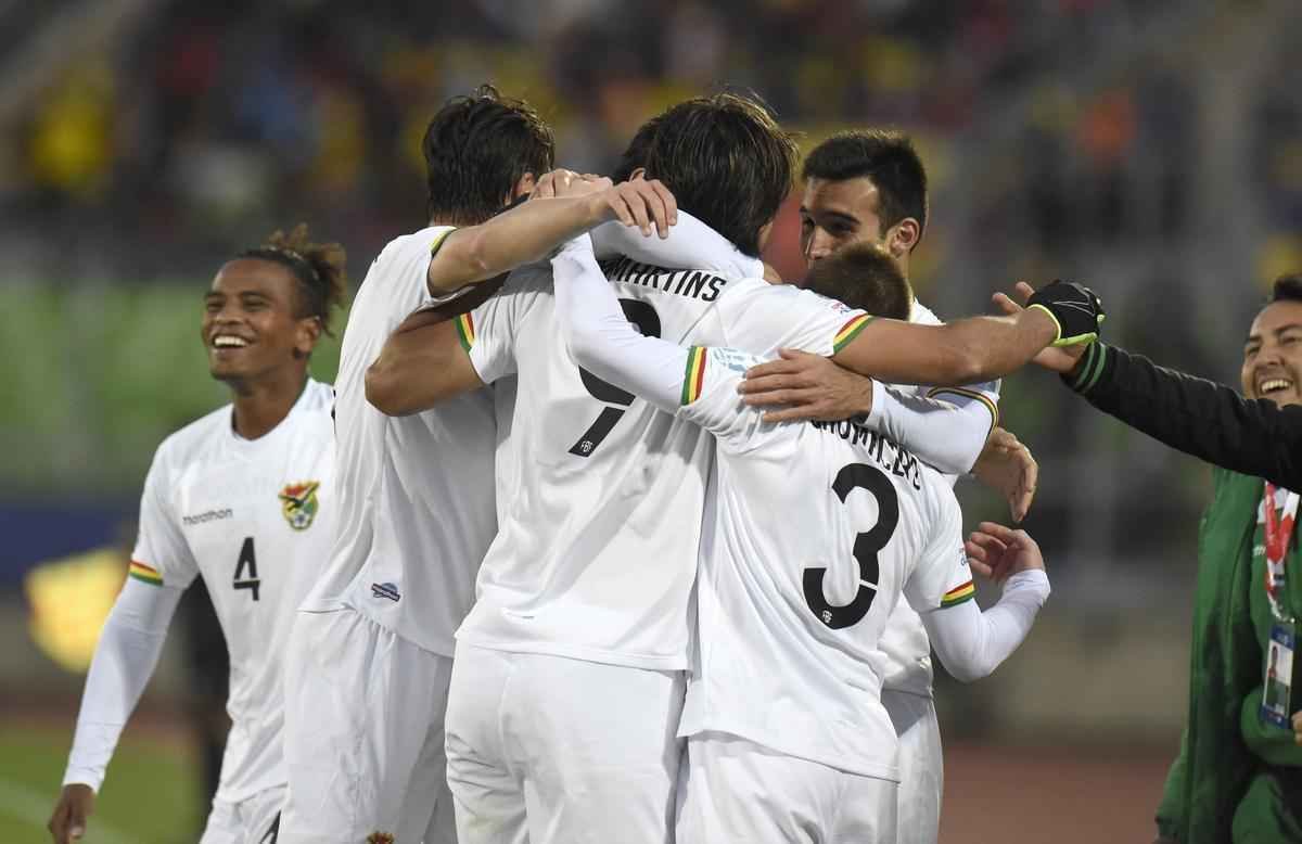 Fotos da vitria da Bolvia sobre o Equador por 3 a 2, em jogo vlido pelo Grupo A da Copa Amrica