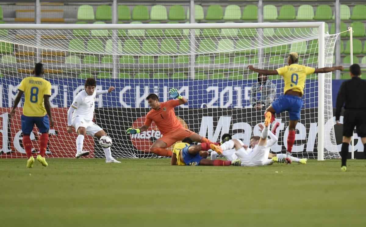 Fotos da vitria da Bolvia sobre o Equador por 3 a 2, em jogo vlido pelo Grupo A da Copa Amrica